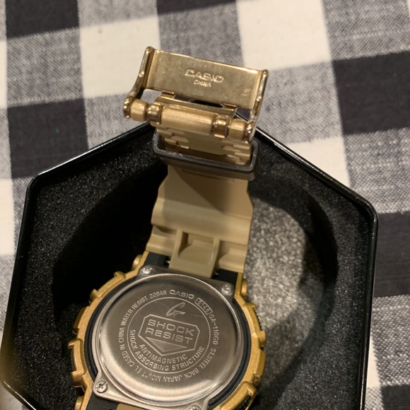 Men’s Casio G-Shock Gold Analog Digital Resin Watch GA-110 - Picture 11 of 14